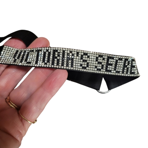 Victoria's Secret black satin Bombshell push-up heavily padded bra- 36DD. D66 - Picture 3 of 9